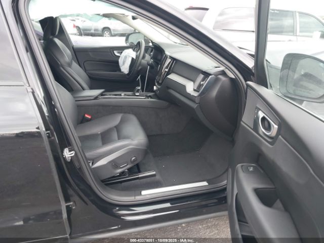 2024 VOLVO XC60 YV4L12RK6R1878451 Photo 4