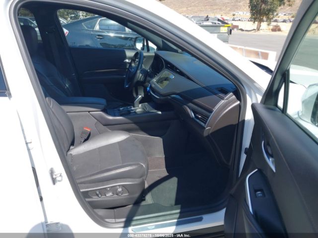 2023 CADILLAC XT4 1GYFZFR49PF104559 Photo 4
