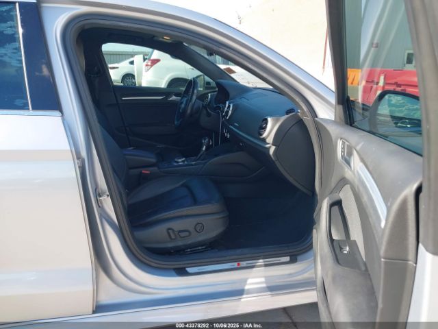 2017 AUDI A3 WAUJ8GFF4H1031403 Photo 4