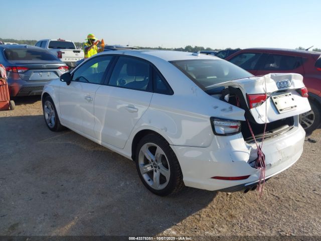 2018 AUDI A3 WAUAUGFF3J1014447 Photo 2