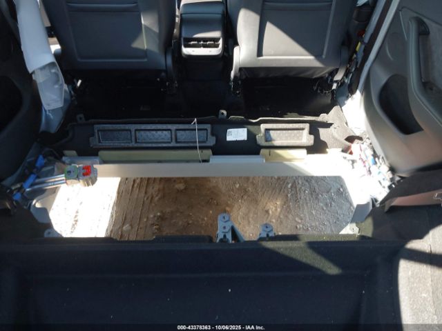 2023 TESLA MODEL Y 7SAYGDEF0PF904867 Photo 5