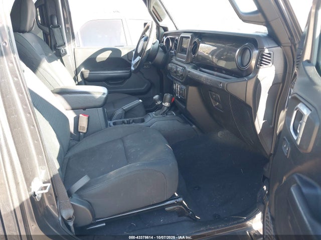 1C4HJXDG8KW623608 Jeep 2019