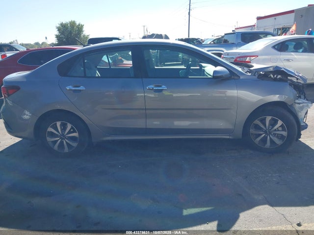 3KPA24AD9NE495028 KIA RIO S