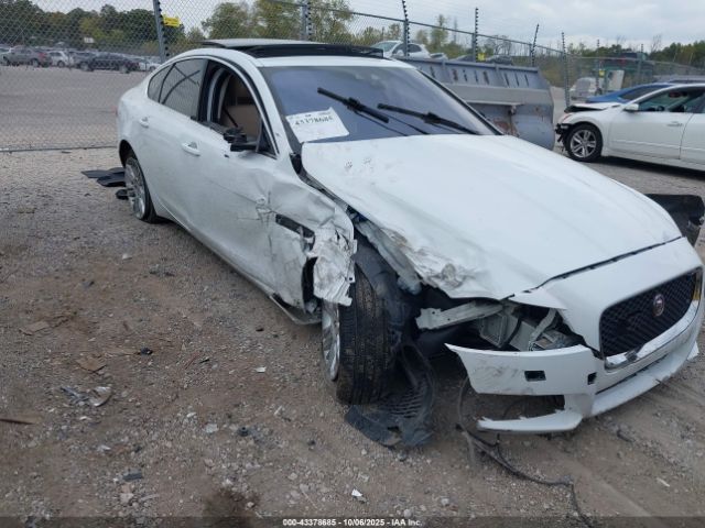 2017 JAGUAR XF SAJBJ4BV9HCY35225 Photo 0