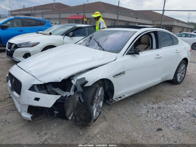 2017 JAGUAR XF SAJBJ4BV9HCY35225 Photo 1