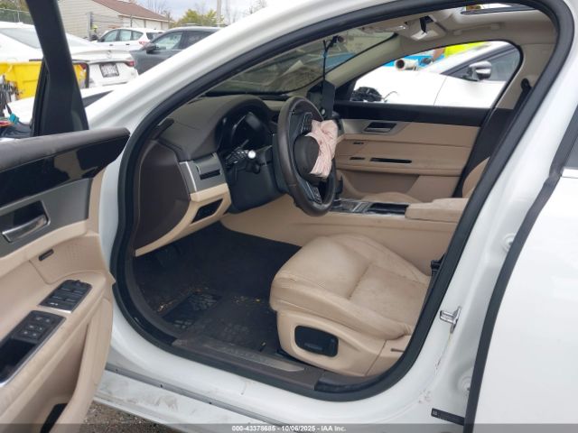 2017 JAGUAR XF SAJBJ4BV9HCY35225 Photo 4