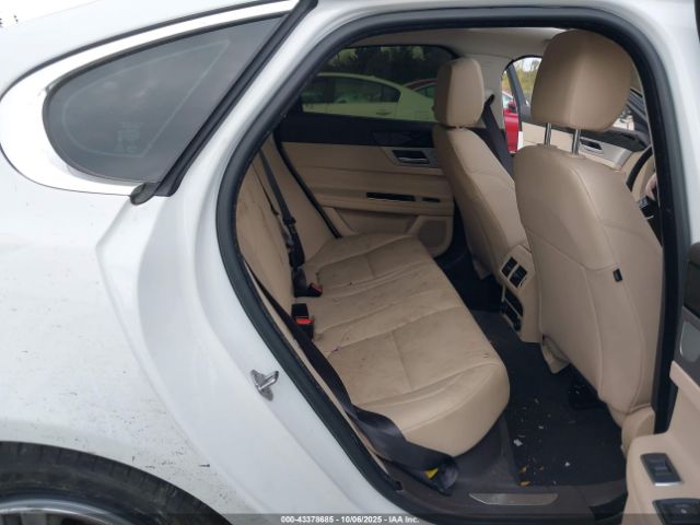 2017 JAGUAR XF SAJBJ4BV9HCY35225 Photo 7