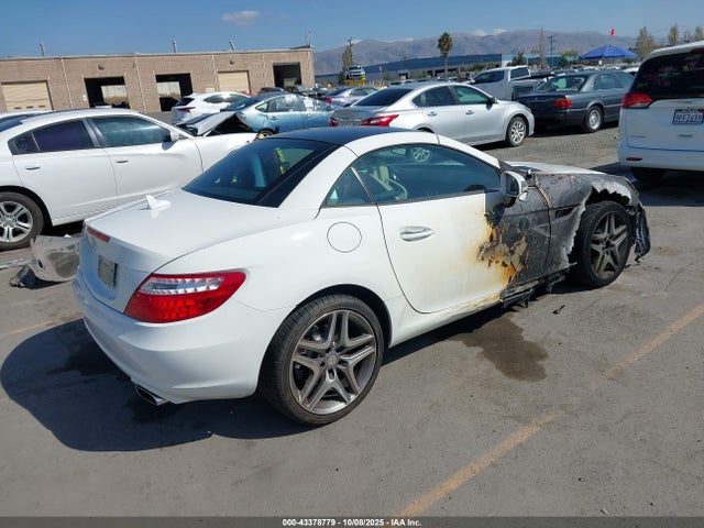 Mercedes-Benz SLK 250 2014 WDDPK4HA0EF087583 Image 4