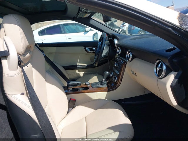 Mercedes-Benz SLK 250 2014 WDDPK4HA0EF087583 Image 5