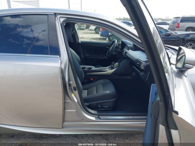 2017 LEXUS IS 200T JTHBA1D28H5040279 Photo 4