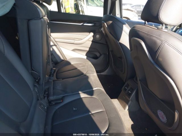 2019 BMW X1 WBXHT3C58K3H35397 Photo 7