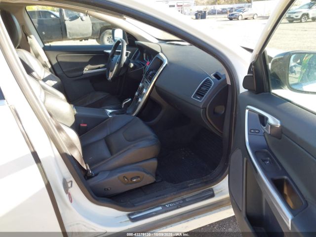 2017 VOLVO XC60 YV440MRR1H2039204 Photo 4