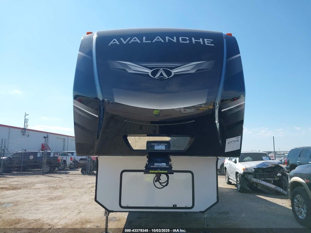 4YDF32221ME760763 Keystone Avalanche