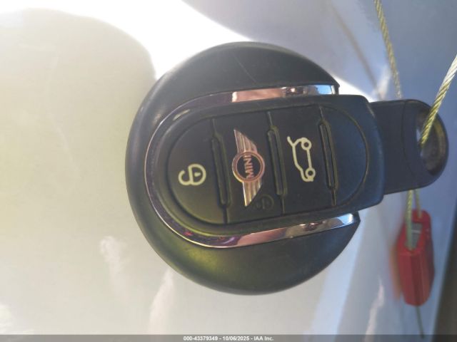 2017 MINI CLUBMAN WMWLN5C53H2B35315 Photo 10