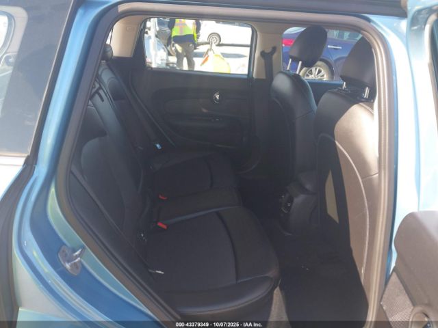 2017 MINI CLUBMAN WMWLN5C53H2B35315 Photo 7