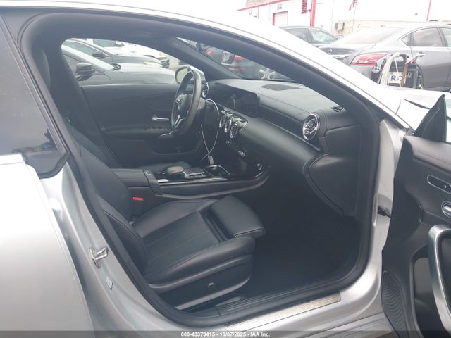 2023 MERCEDES-BENZ CLA 250 COUPE W1K5J4GB5PN330236 Photo 4