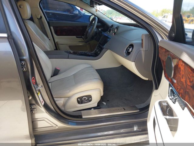 2016 JAGUAR XJ SAJWA1C76G8W02422 Photo 4