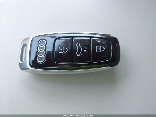 2019 AUDI E-TRON WA1VAAGE2KB010511 Photo 10