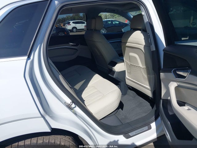 2019 AUDI E-TRON WA1VAAGE2KB010511 Photo 7