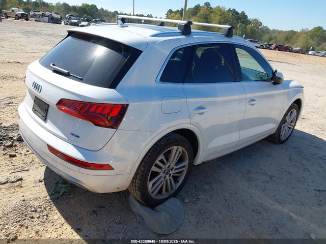 2019 AUDI Q5 WA1BNAFY2K2124723 Photo 3