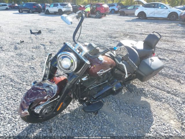 2018 HARLEY-DAVIDSON FLHC 1HD1YAJ1XJC063308 Photo 1