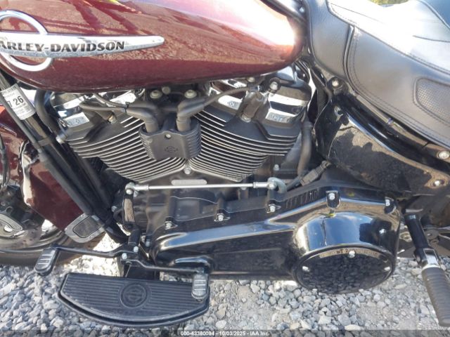 2018 HARLEY-DAVIDSON FLHC 1HD1YAJ1XJC063308 Photo 8
