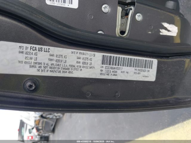 2019 CHRYSLER 300 2C3CCABG0KH559717 Photo 8