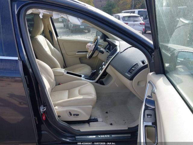 2015 VOLVO XC60 YV4902RK8F2666217 Photo 4