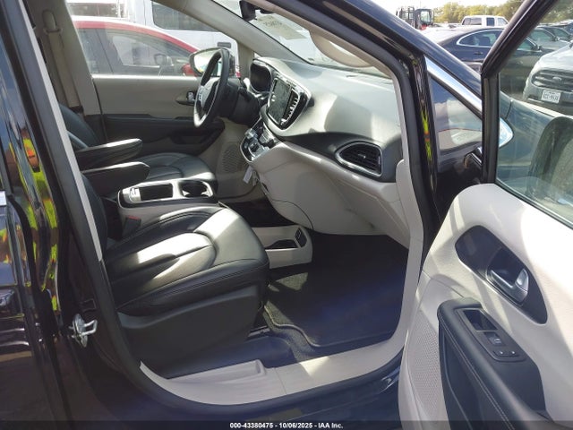 Chrysler Pacifica 2024 2C4RC1BG0RR135996 Image 5