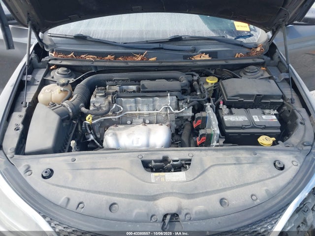 43380557 :رقم المزاد ، 1C3CCCFB2FN597070 vin ، 2015 Chrysler 200 Lx مزاد بيع