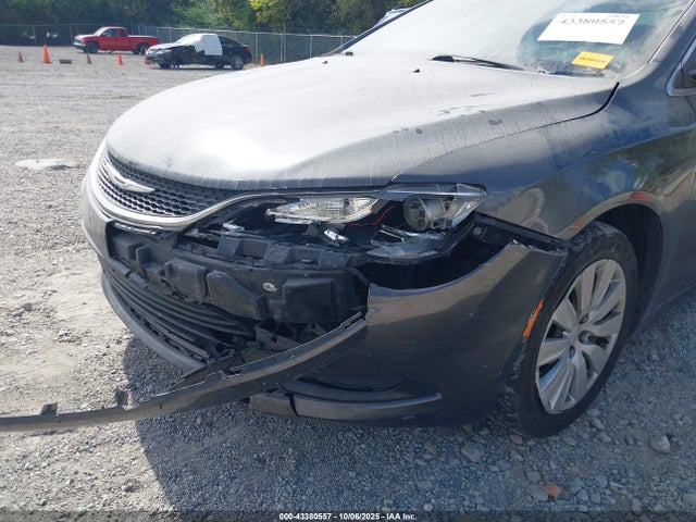 43380557 :رقم المزاد ، 1C3CCCFB2FN597070 vin ، 2015 Chrysler 200 Lx مزاد بيع