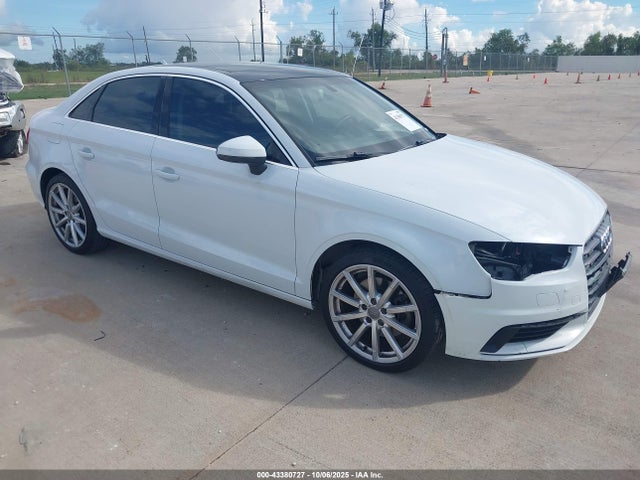 2015 AUDI A3 WAUACGFF9F1002930 Photo 0