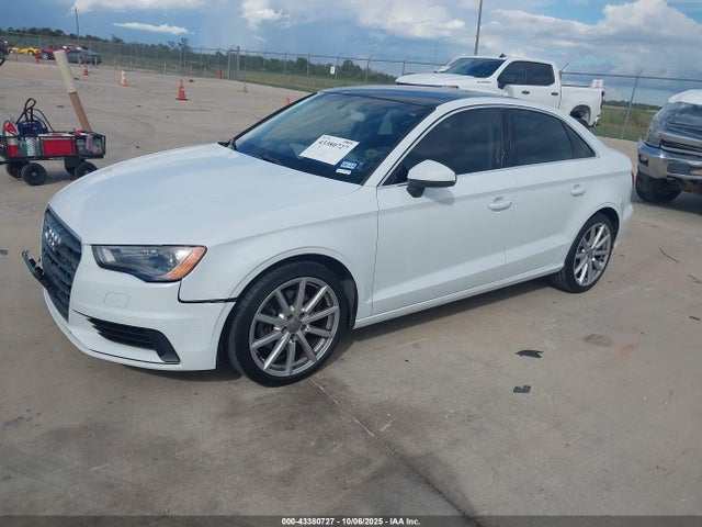 2015 AUDI A3 WAUACGFF9F1002930 Photo 1