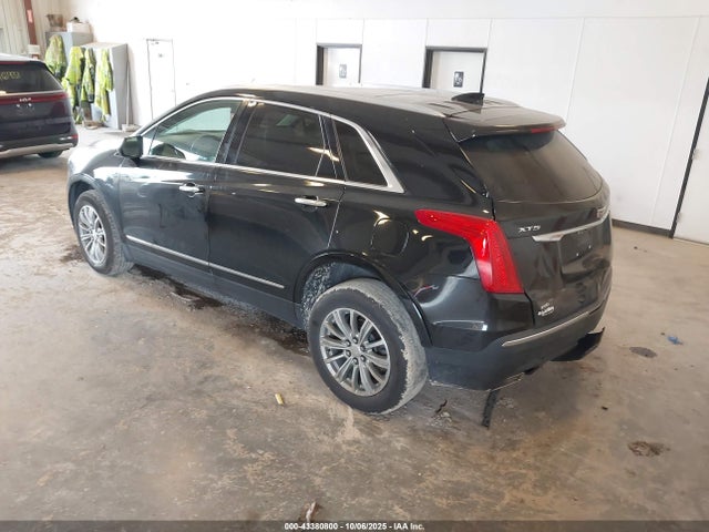 2018 CADILLAC XT5 1GYKNDRSXJZ220081 Photo 2