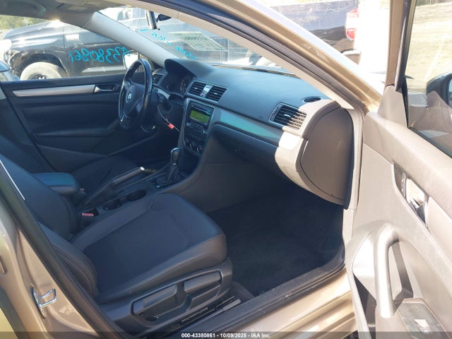 Volkswagen 2015 2015 1VWAT7A30FC018595 Image 5