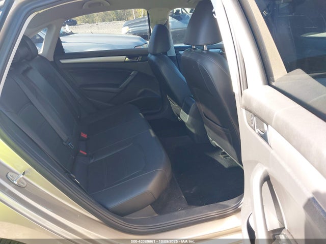 Volkswagen 2015 2015 1VWAT7A30FC018595 Image 8