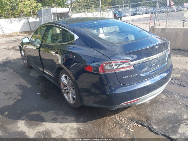 2014 TESLA MODEL S 5YJSA1H1XEFP52936 Photo 2
