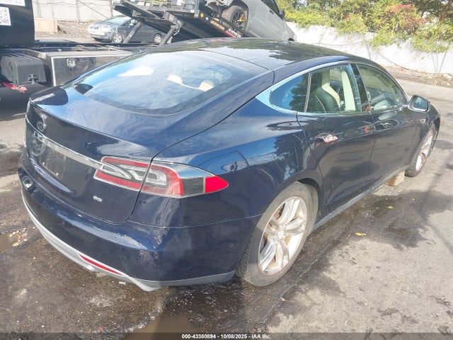 2014 TESLA MODEL S 5YJSA1H1XEFP52936 Photo 3