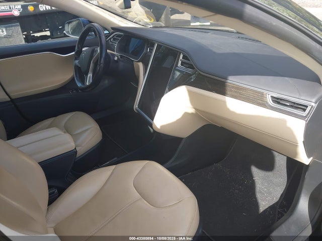 2014 TESLA MODEL S 5YJSA1H1XEFP52936 Photo 4