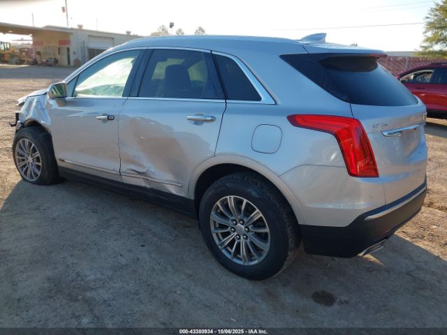 2017 CADILLAC XT5 1GYKNBRS1HZ176924 Photo 2