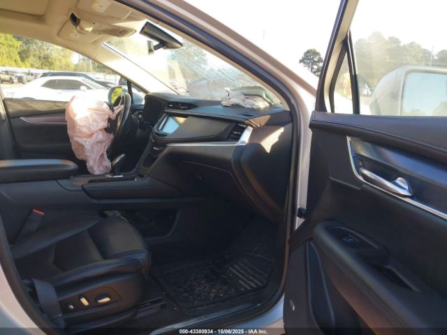 2017 CADILLAC XT5 1GYKNBRS1HZ176924 Photo 4