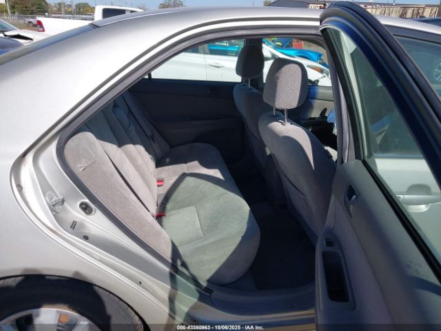 2004 TOYOTA CAMRY 4T1BE30K74U861439 Photo 7