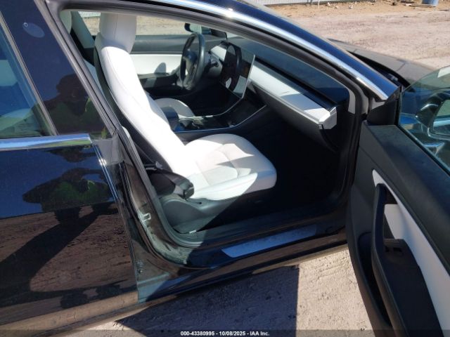 2018 TESLA MODEL 3 5YJ3E1EB8JF182774 Photo 4