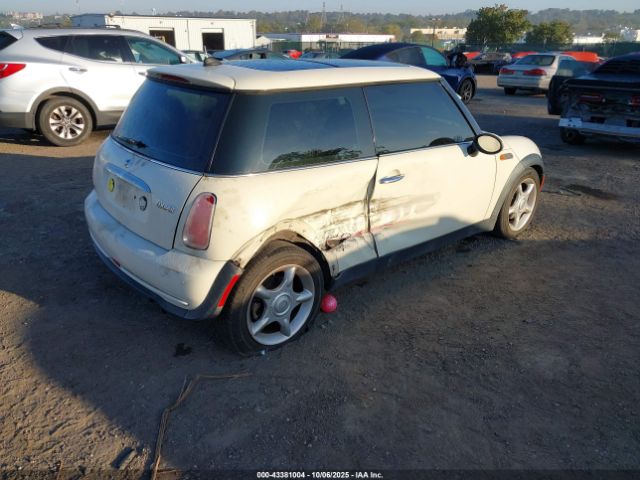 2005 MINI COOPER WMWRC33525TK61432 Photo 3