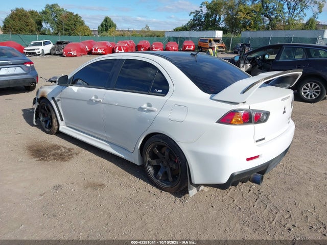 2015 MITSUBISHI LANCER EVOLUTION JA32W7FV2FU028031 Photo 2