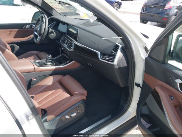 2021 BMW X5 5UXCR6C07M9E83555 Photo 4