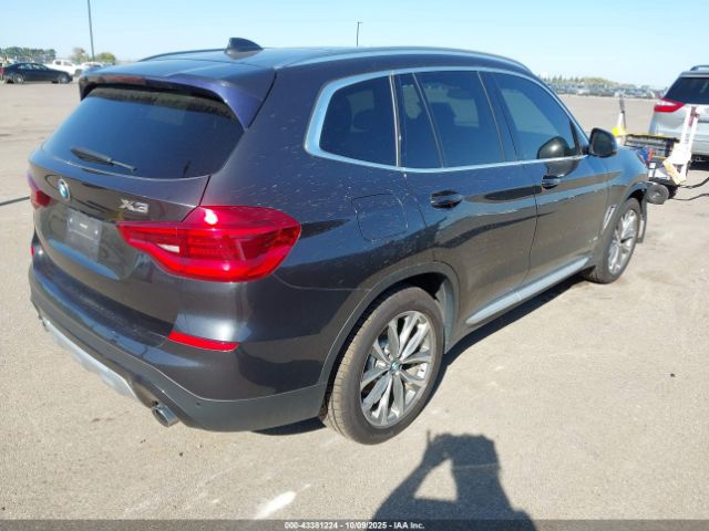 2018 BMW X3 5UXTR9C52JLD66364 Photo 3