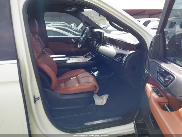 2021 LINCOLN NAVIGATOR 5LMJJ3KT3MEL17136 Photo 4