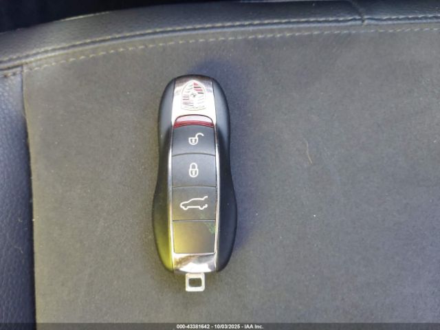 2017 PORSCHE MACAN WP1AA2A50HLB82637 Photo 10