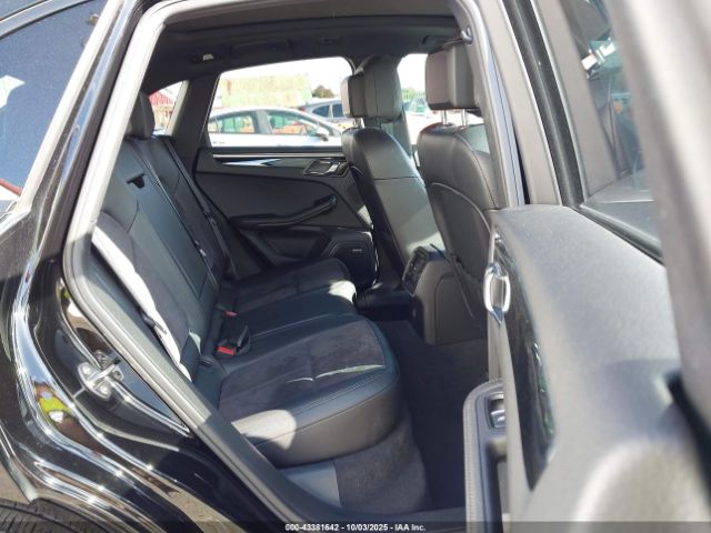 2017 PORSCHE MACAN WP1AA2A50HLB82637 Photo 7